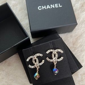 ✨Chanel✨ 22P Gold Gray Crystal Pearl Purple CC Logo Drop Statement Stud Earrings
